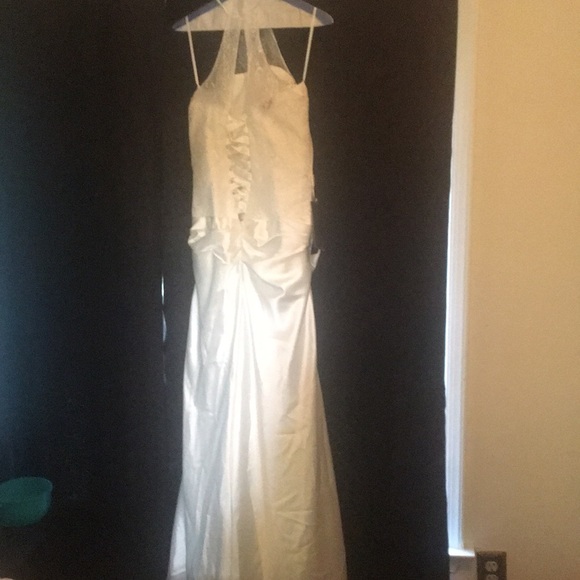 Wedding dress - Picture 2 of 3